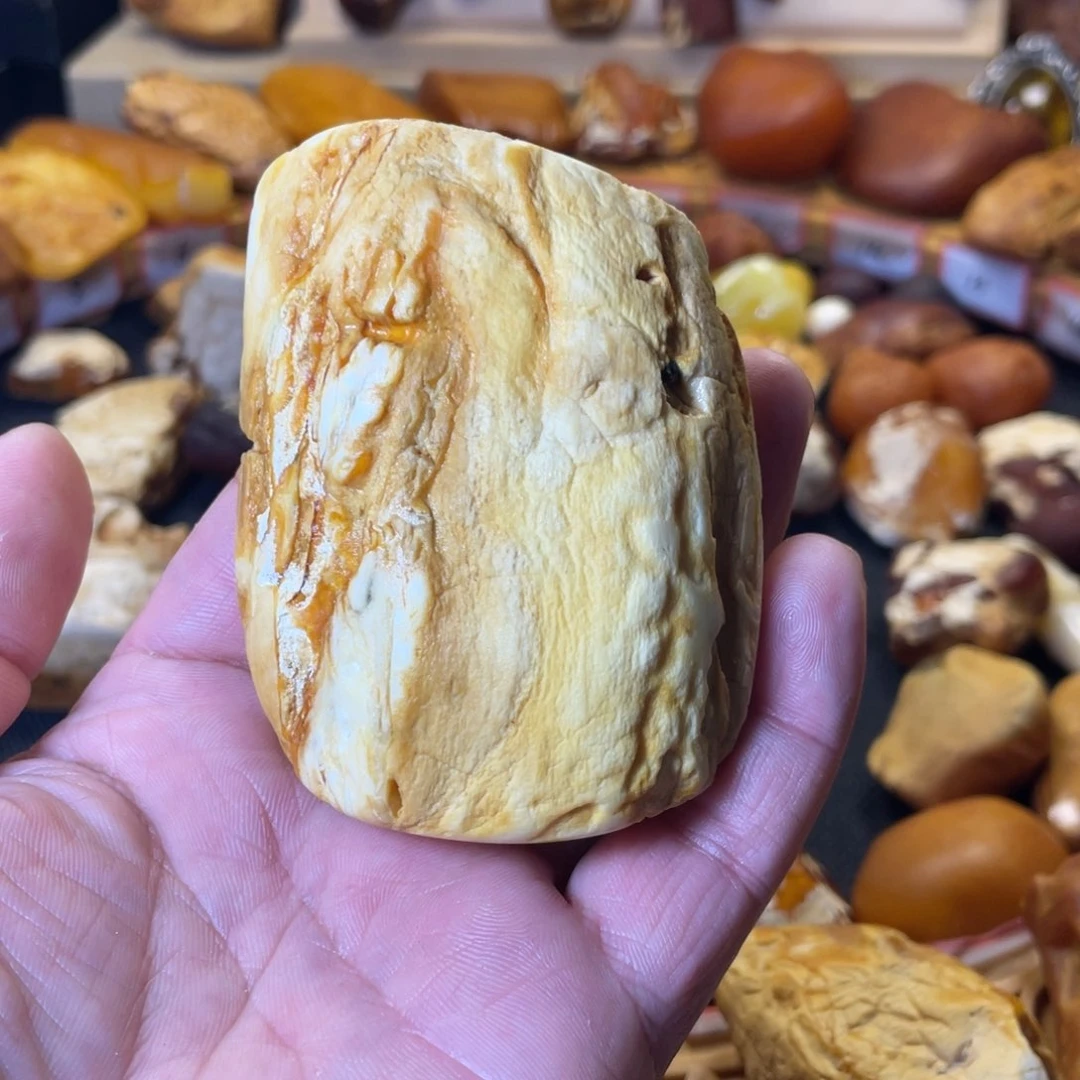 未镶嵌琥珀裸石繁**尽天然蜜蜡