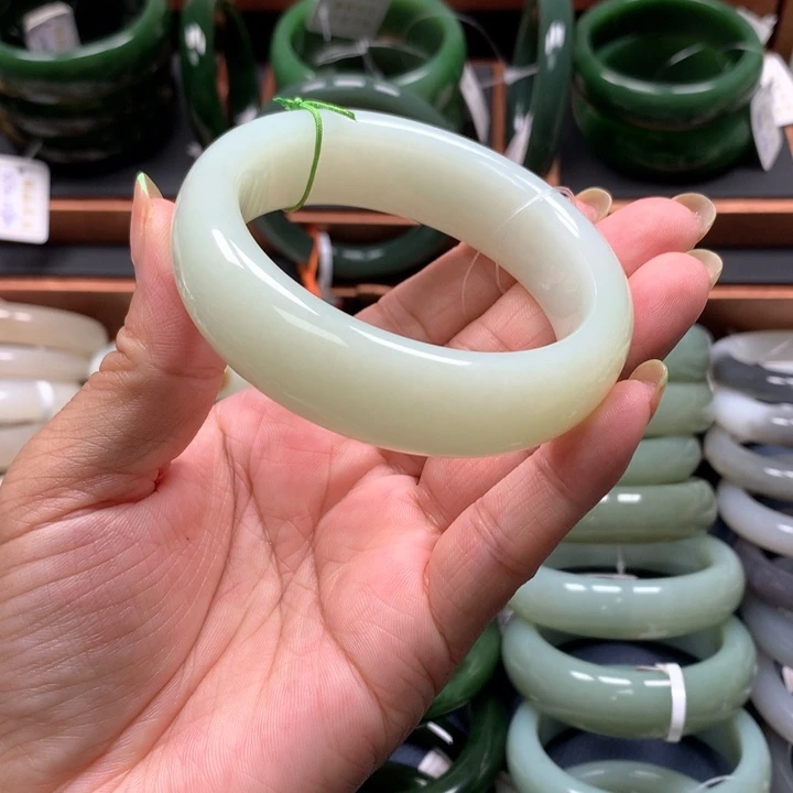 【闪购商品】和田玉手镯未镶嵌