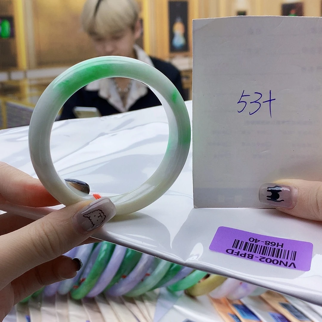 翡翠未镶嵌手镯vhj