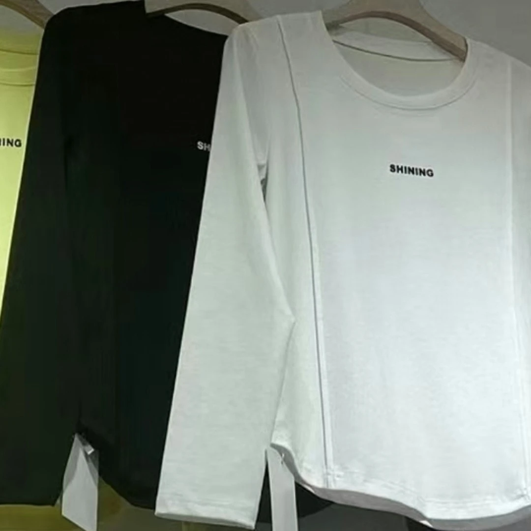 王小霞家简单打底衫