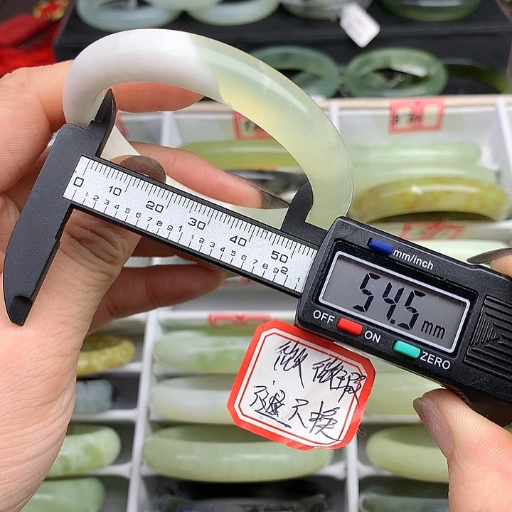 蛇纹石玉手镯未镶嵌856