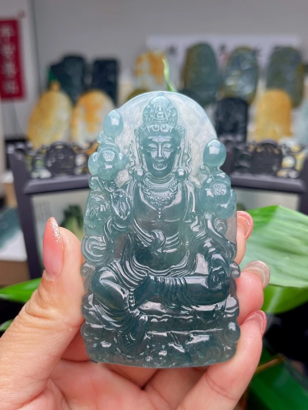 天然翡翠A货观音77.3•44.3•7.0