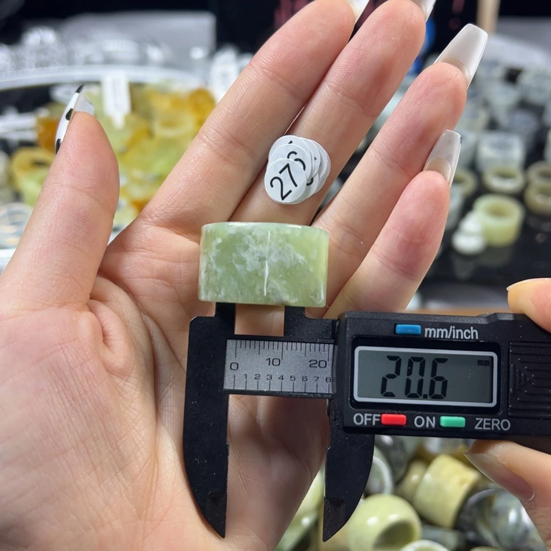 蛇纹石玉未镶嵌戒指