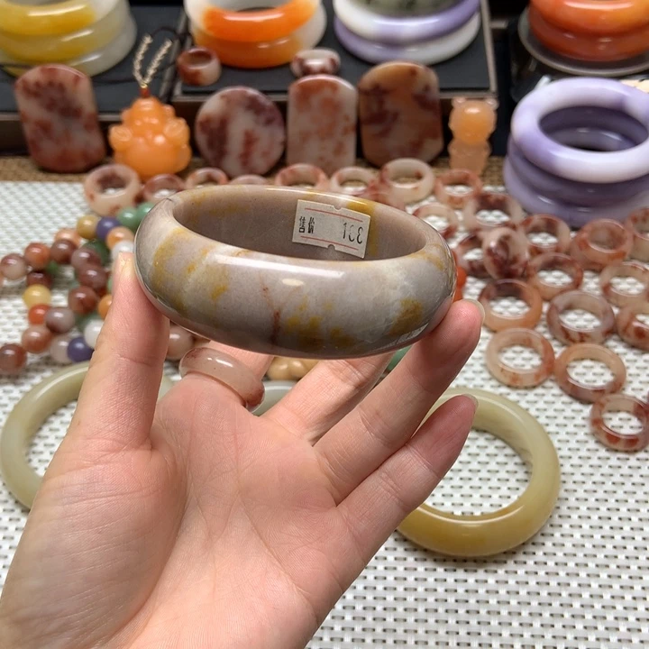 石英质玉未镶嵌手镯