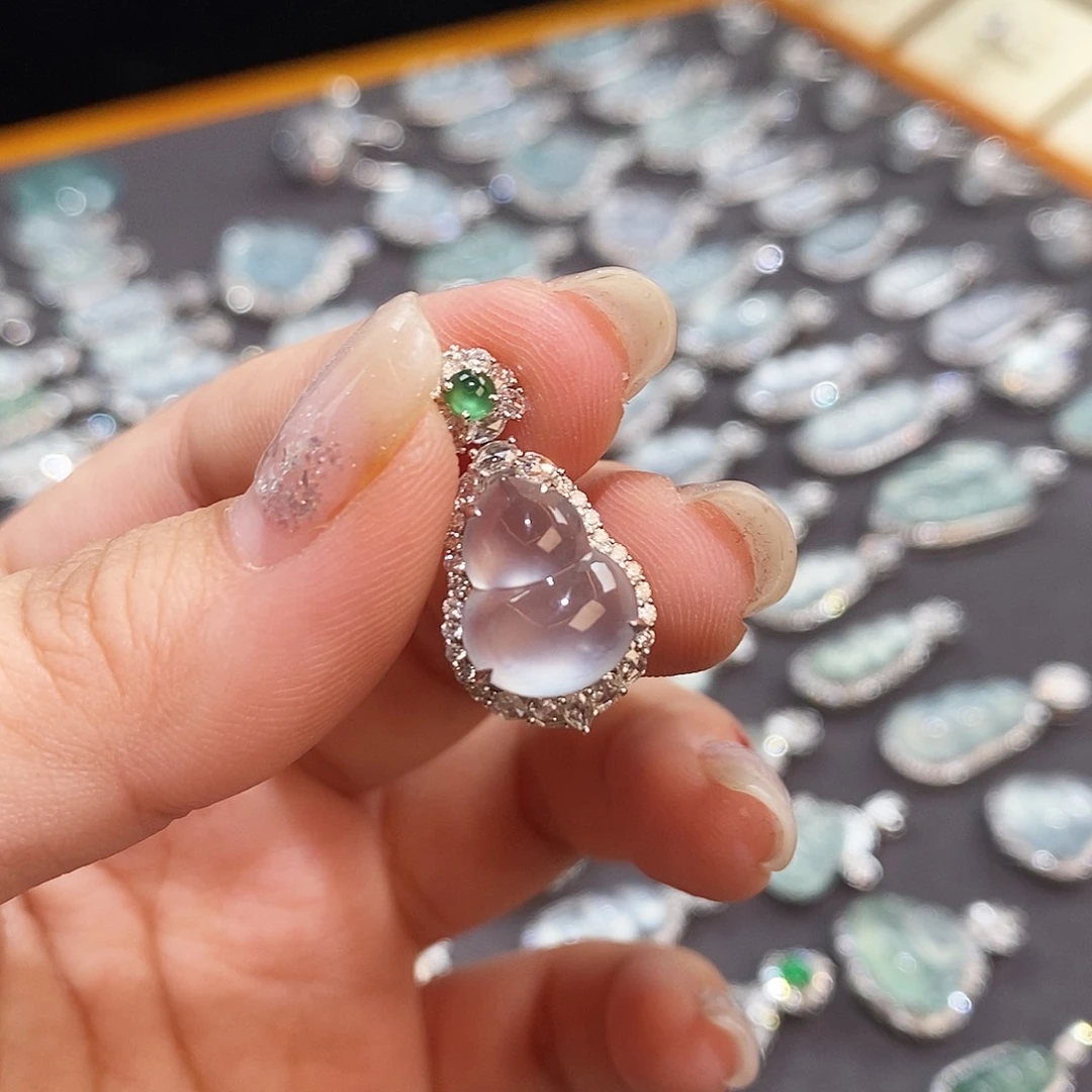 翡翠未镶嵌颈饰天然缅甸a货翡翠