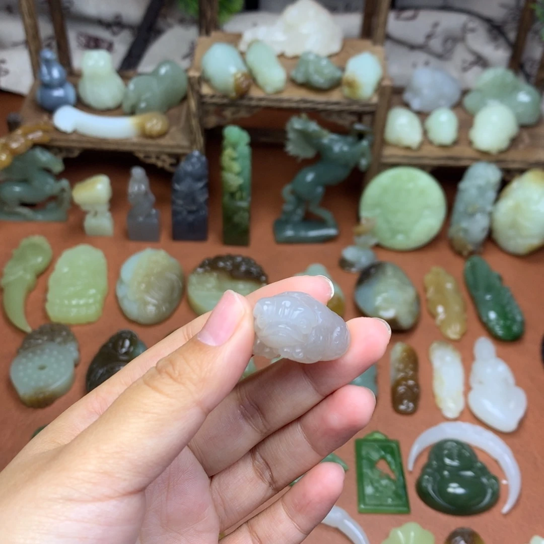 和田玉未镶嵌挂件