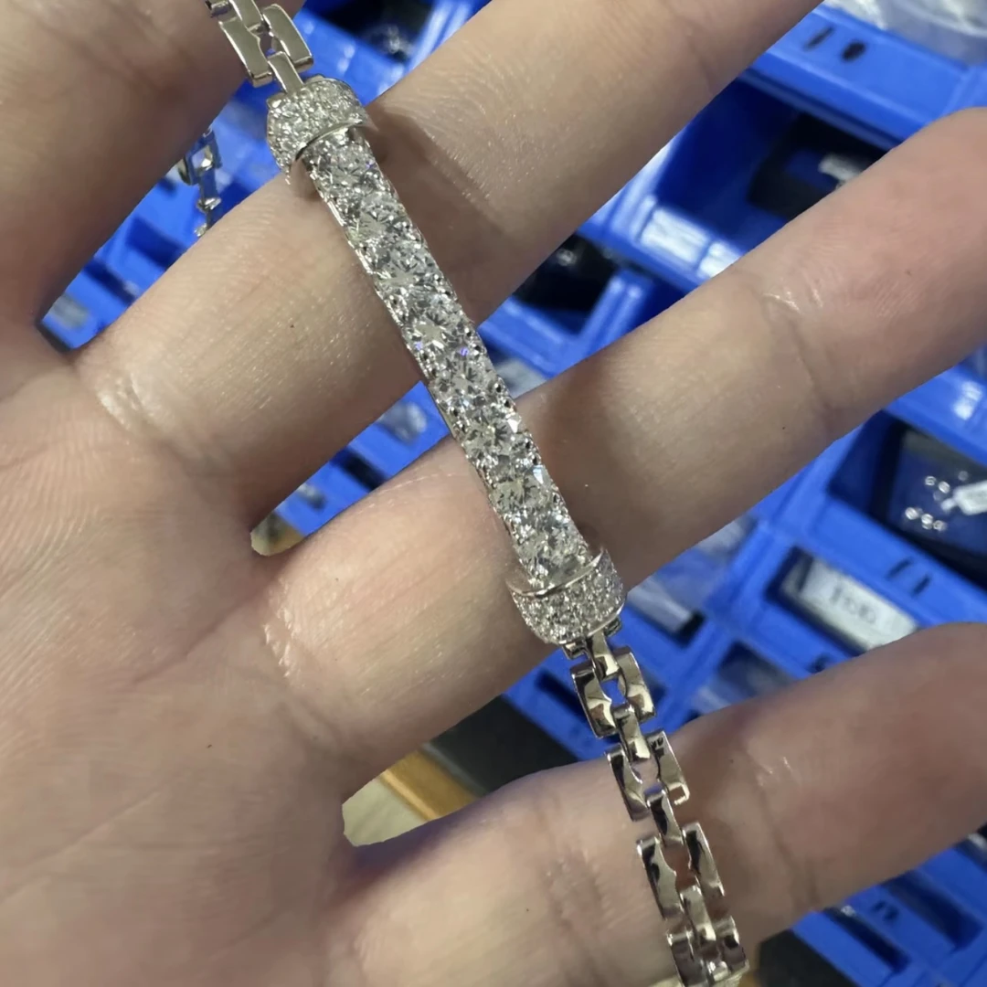 925银莫桑石手链 925银莫桑石手链 时尚银色精致镶钻莫桑40分手链