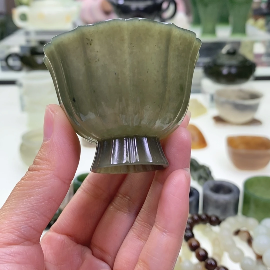 和田玉杯子未镶嵌