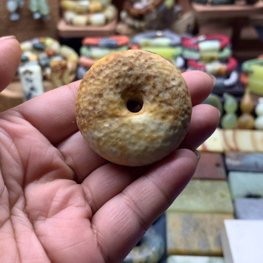 巴***市合金蛇纹石玉颈饰