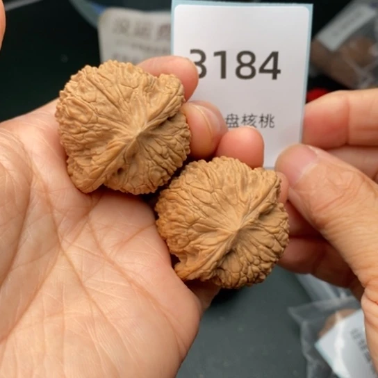 文玩核桃把件闲**步39泥鳅背3184