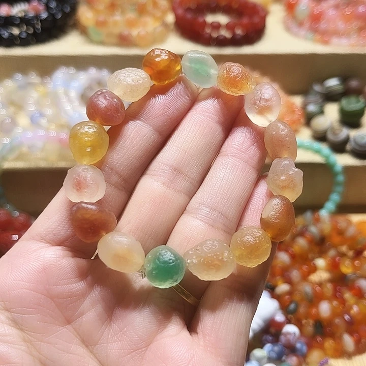 猪***嘎玛瑙/玉髓未镶嵌手链