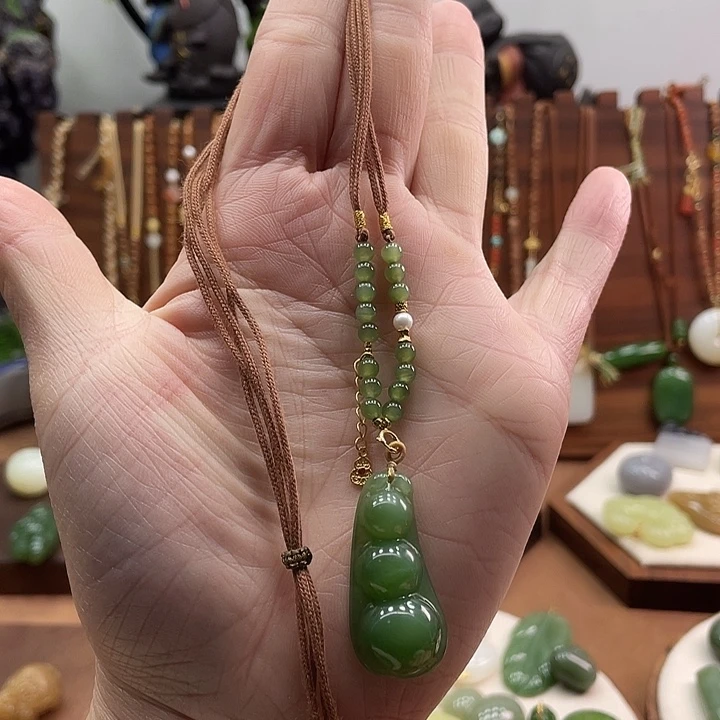 颈饰未镶嵌和田玉