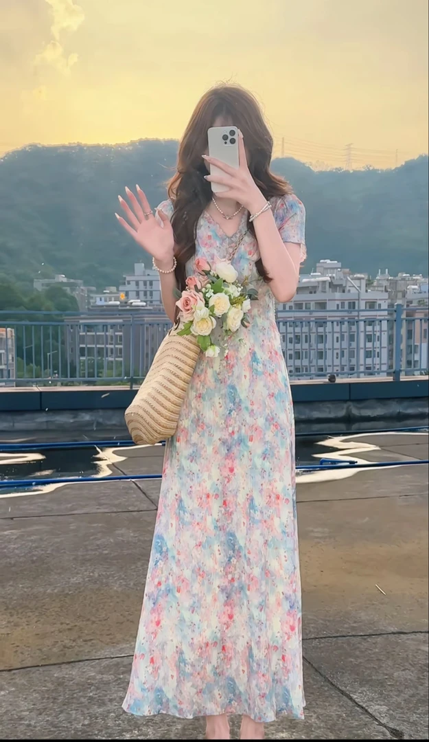 法式设计感碎花收腰短袖连衣裙女夏季新款温柔气质长裙