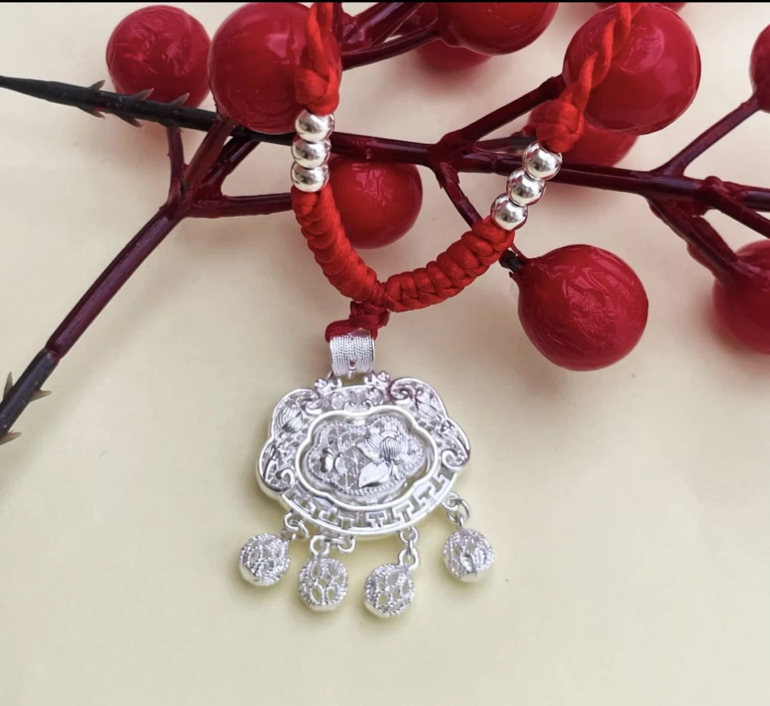 吊坠足银 吊坠足银  足银【莲花平安锁吊坠】锁芯可转动灵动长命锁