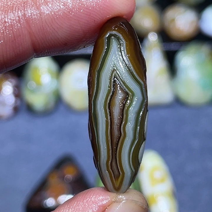 玛瑙/玉髓未镶嵌珠宝奇石