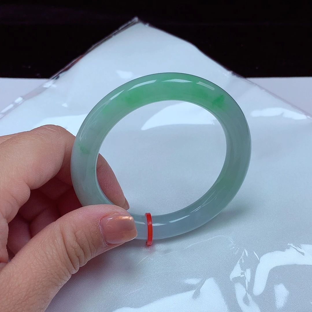 翡翠手镯未镶嵌圈口51