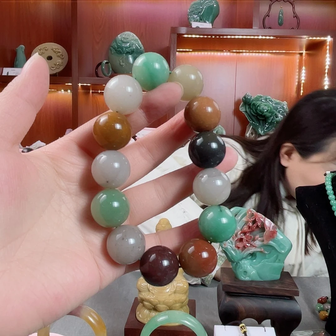 密玉（石英质玉）颈饰未镶嵌