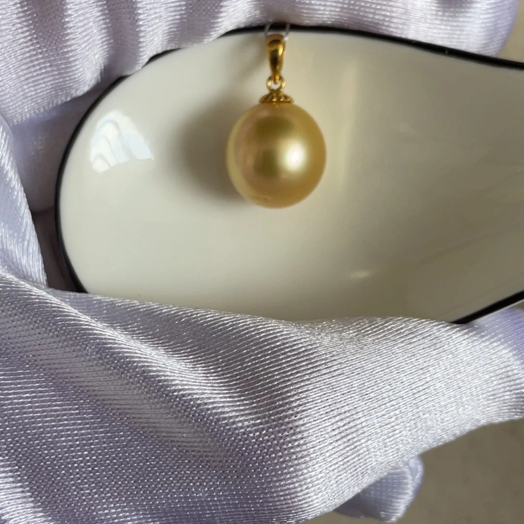 18K金镶嵌海水珍珠吊坠(不含链)12.7mm