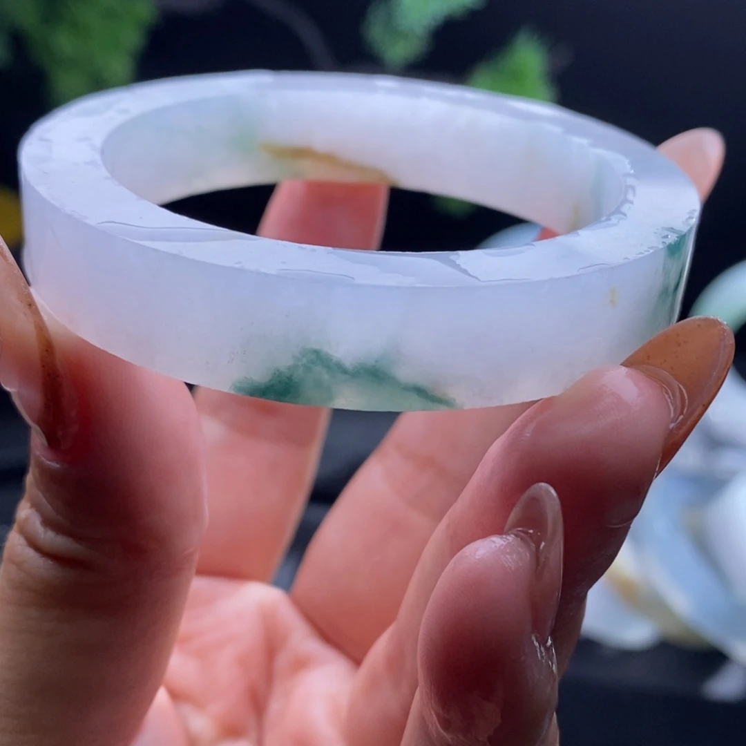 定制翡翠未镶嵌翡翠手镯