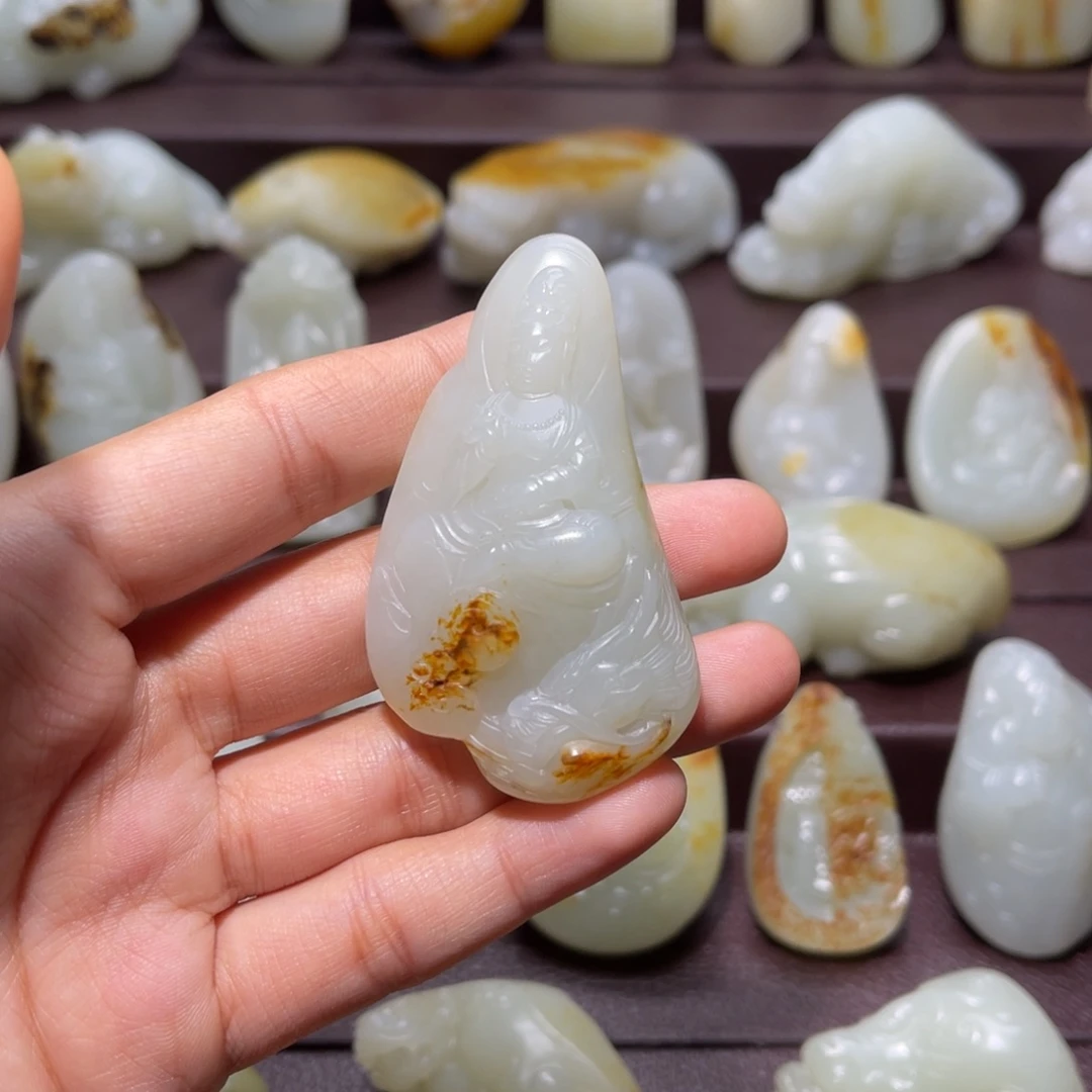 和田玉未镶嵌颈饰