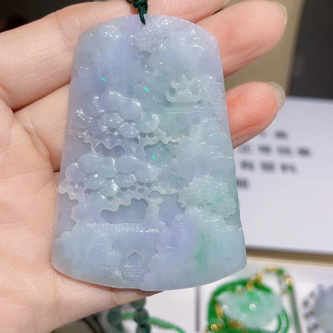 翡翠未镶嵌吊坠(赠链)