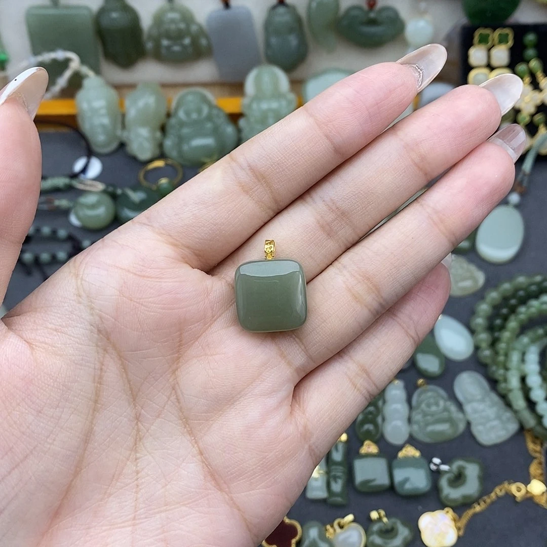 吊坠(不含链)18K金镶嵌和田玉