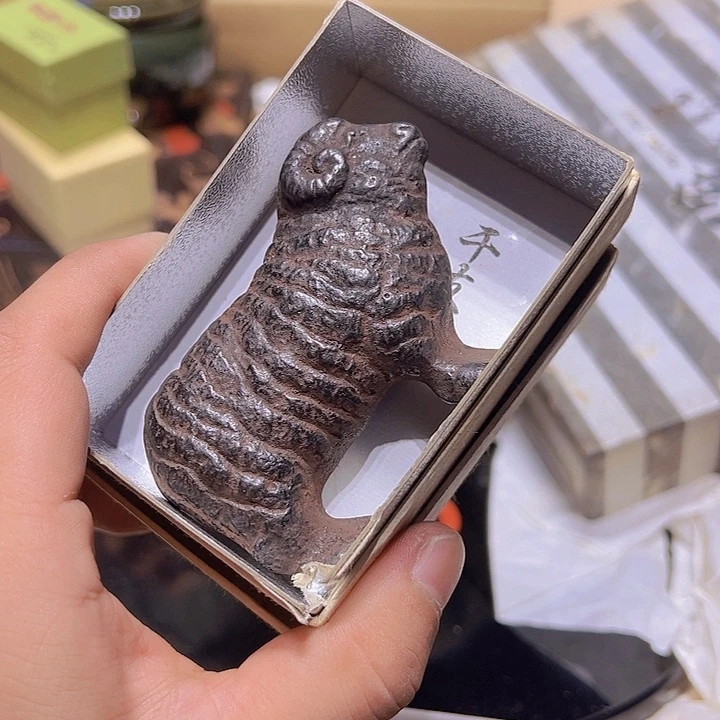 莫***悦中古物品，谨慎参拍