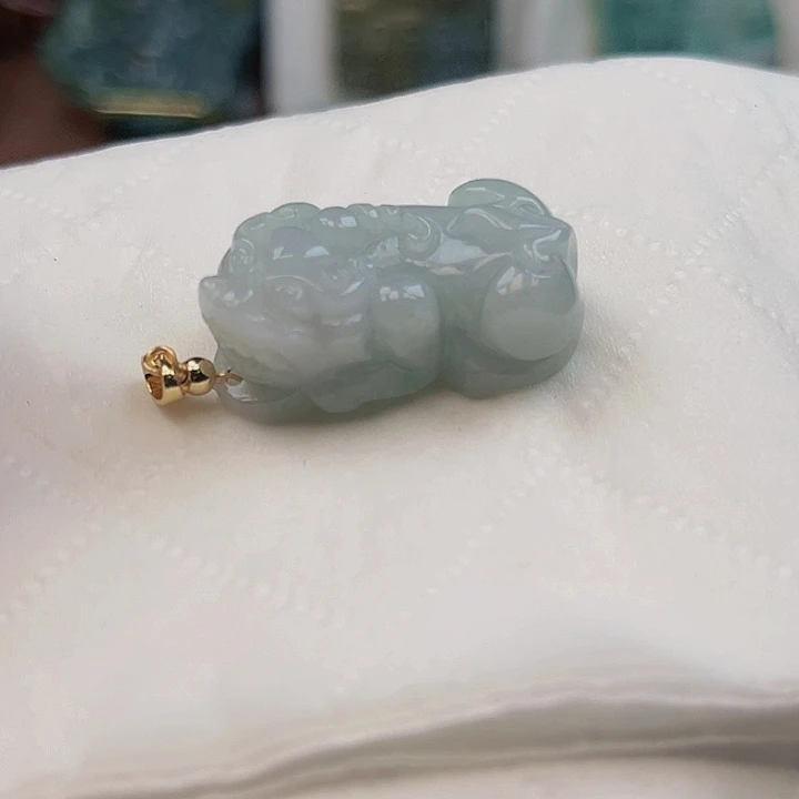 翡翠未镶嵌颈饰挂件