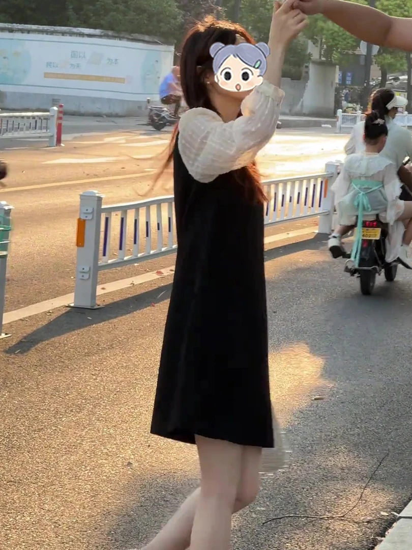 法式赫本风黑色假两件连衣裙女秋季设计感宽松气质减龄显瘦短裙子