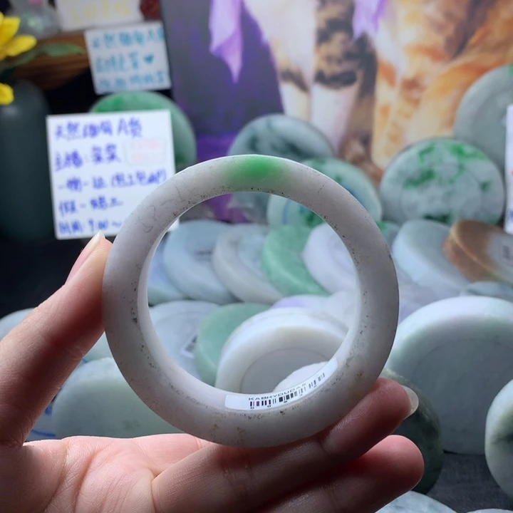 定制翡翠未镶嵌手镯