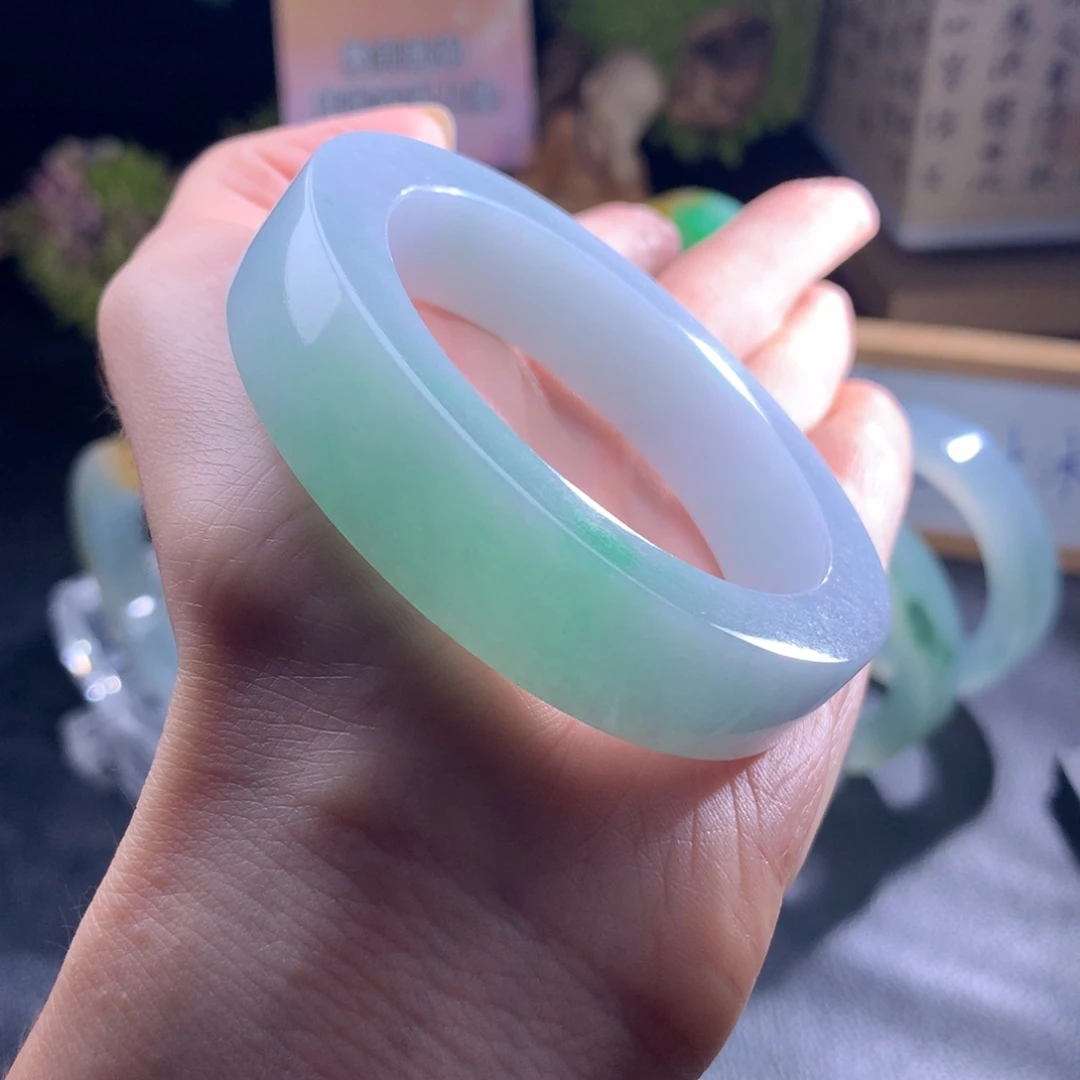 未镶嵌手镯定制翡翠