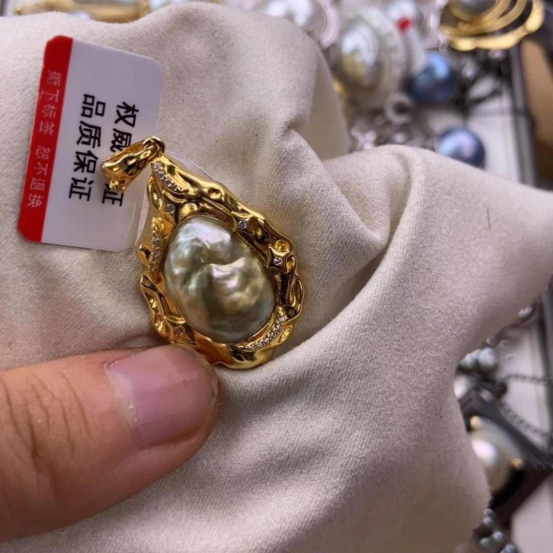 啪***下海水珍珠银S925镶嵌颈饰
