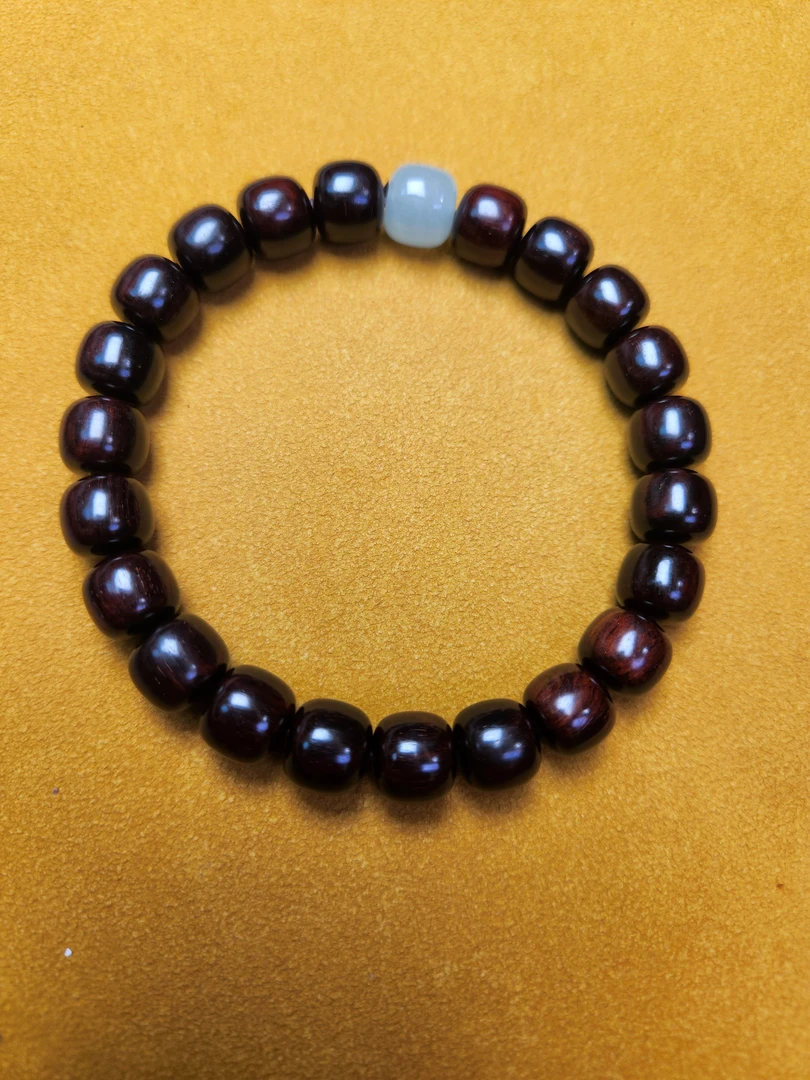 国标红木印度小叶紫檀1.0深究红玻璃底泥料配和田玉手串