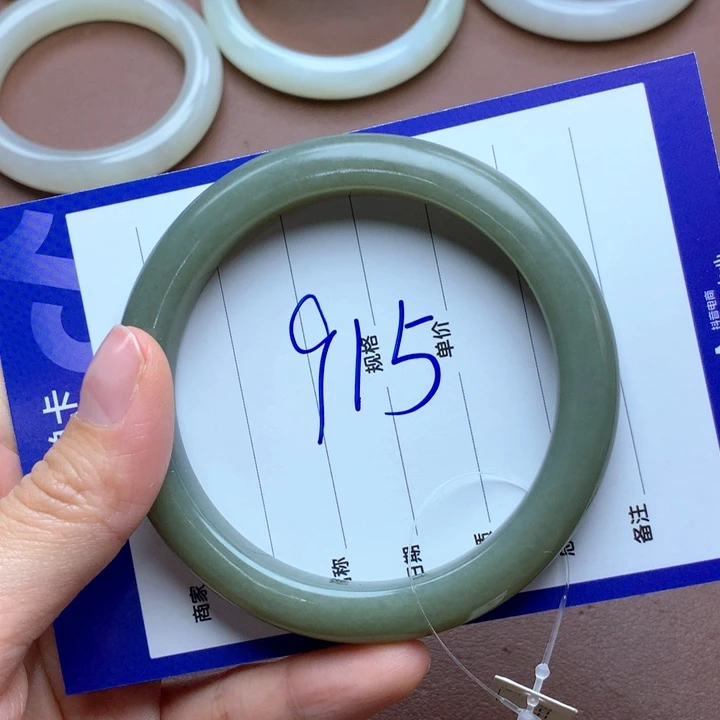 和田玉未镶嵌手镯62