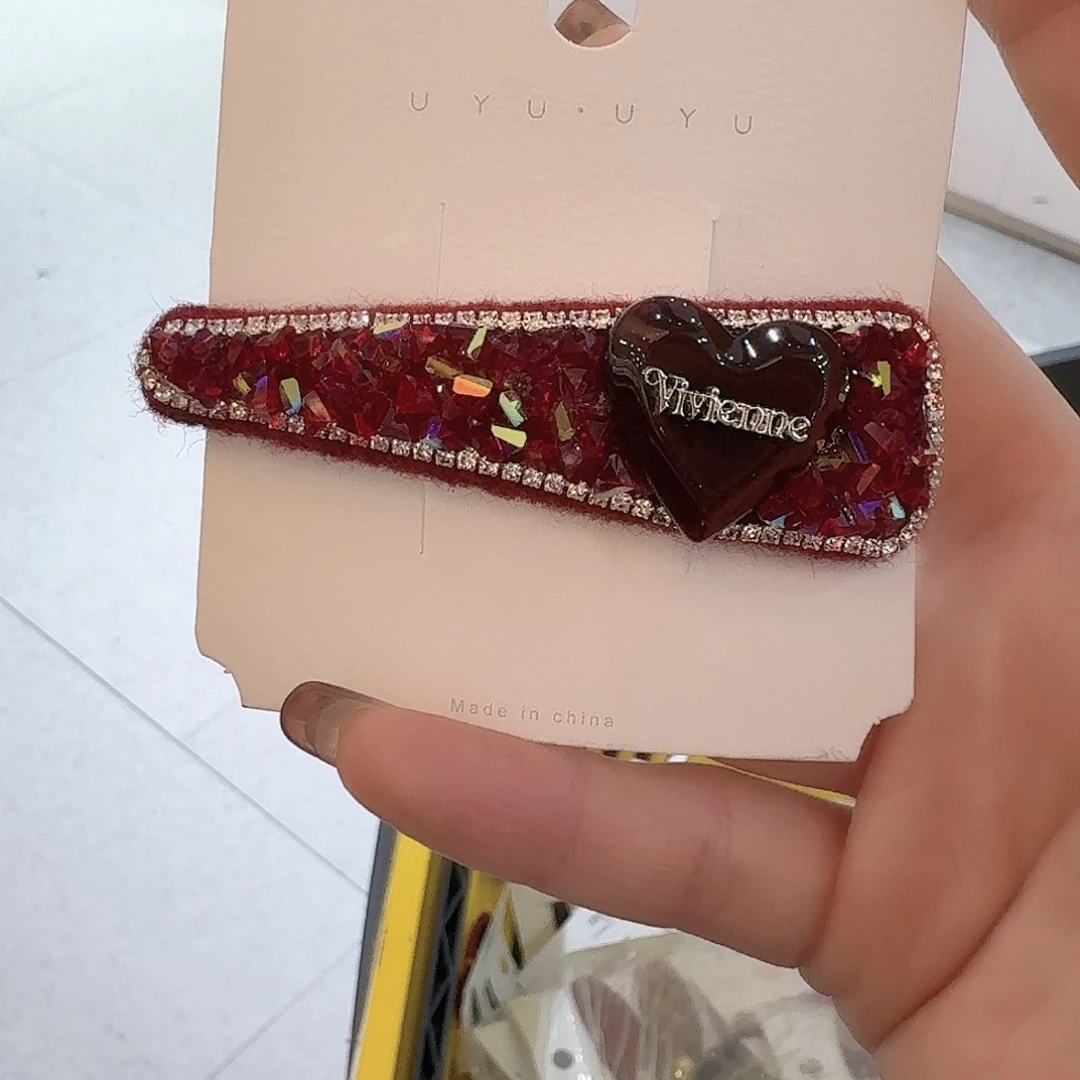 布艺非金属红色爱心