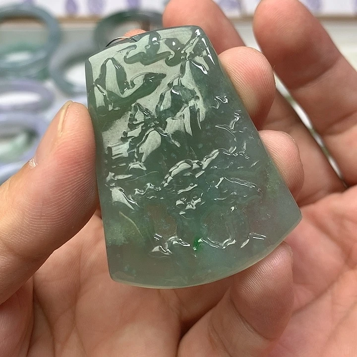 翡翠颈饰未镶嵌翡翠