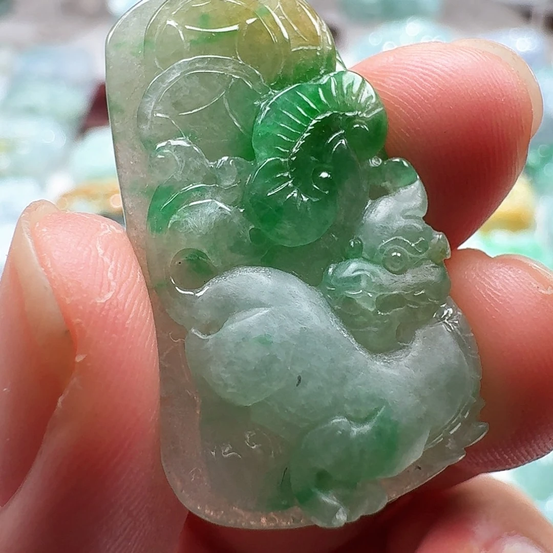翡翠挂件未镶嵌貔貅