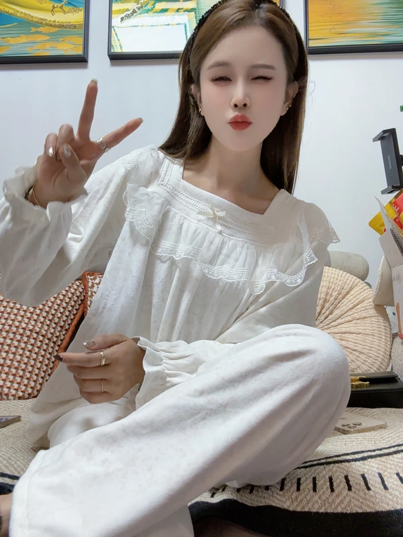 恰逢景梅子自留款冬季睡衣女长裤花边甜美蕾丝蝴蝶结方领家居服