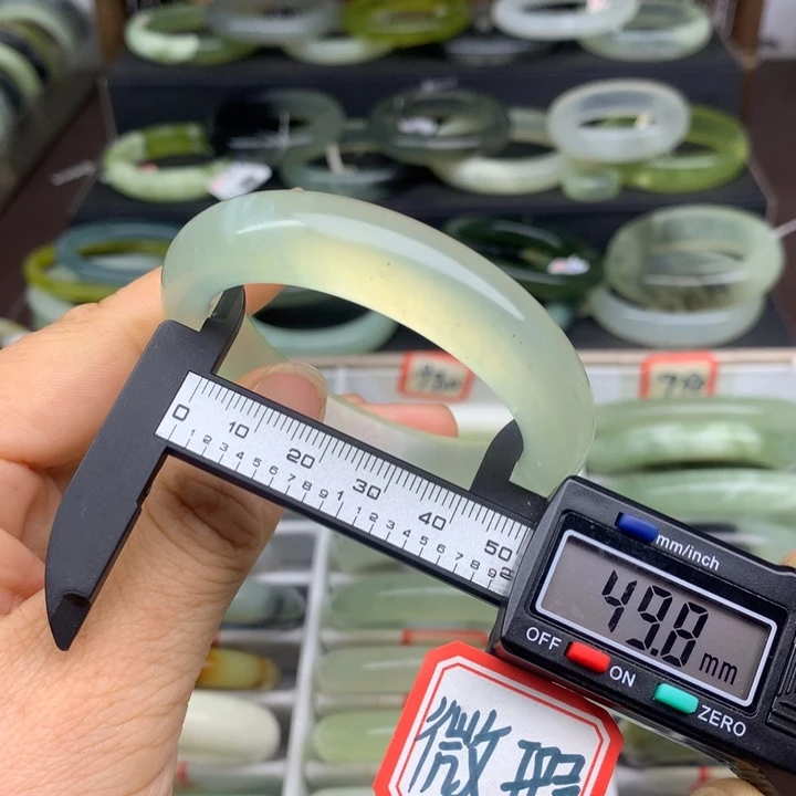 蛇纹石玉未镶嵌手镯968