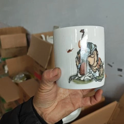 库存微瑕老寿星笔筒