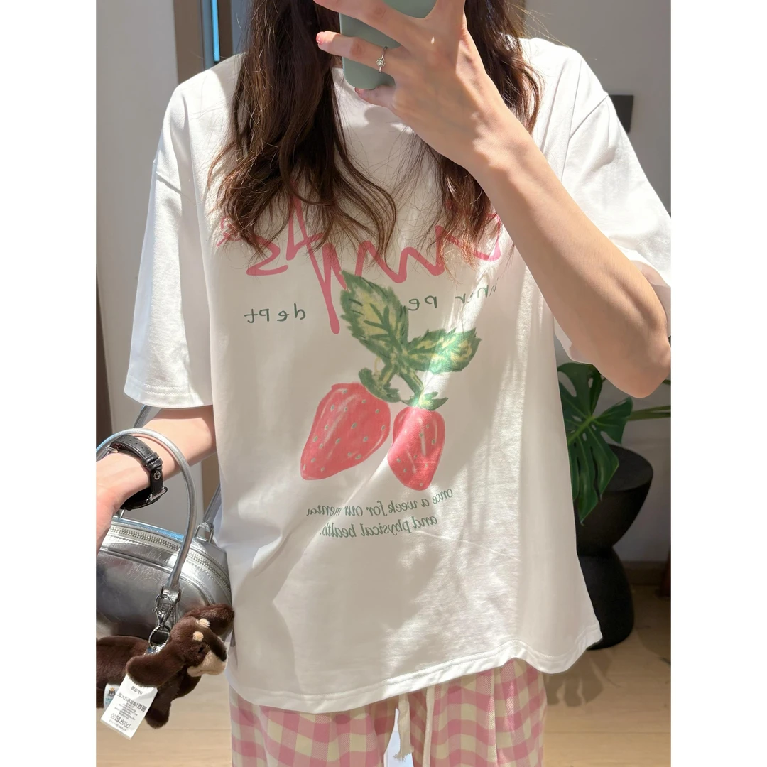高品质柔软亲肤草莓字母印花宽松圆领正肩短袖t恤女夏季上衣