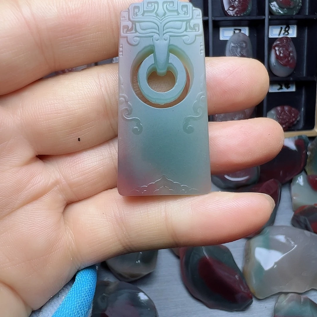 小***喜未镶嵌颈饰玛瑙/玉髓