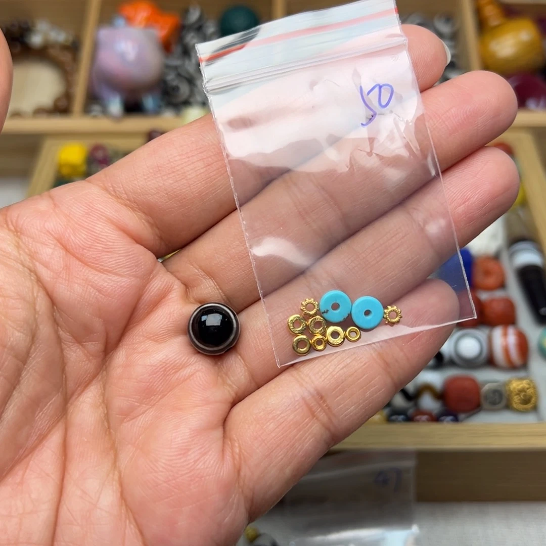 玛瑙/玉髓珠子未镶嵌多样性一起发