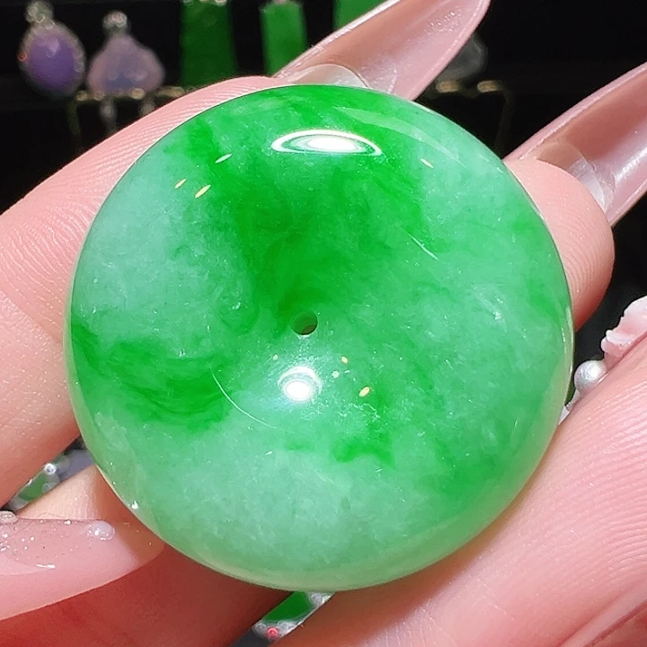 颈饰18K金镶嵌翡翠吊坠