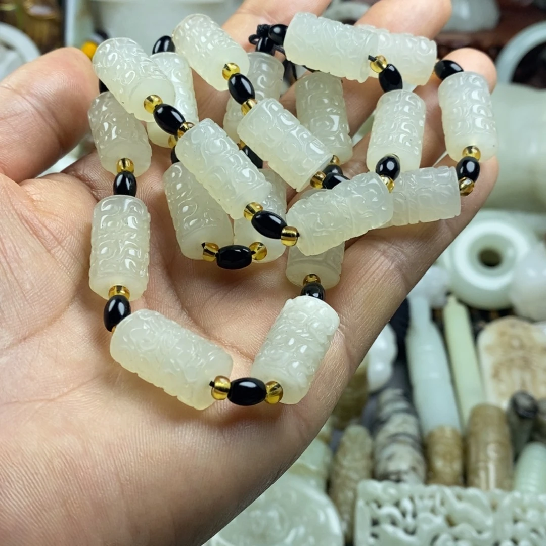 万***意和田玉（糖玉）未镶嵌颈饰