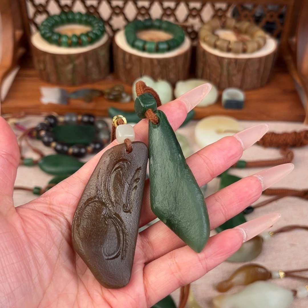 二***院颈饰未镶嵌和田玉（糖玉）