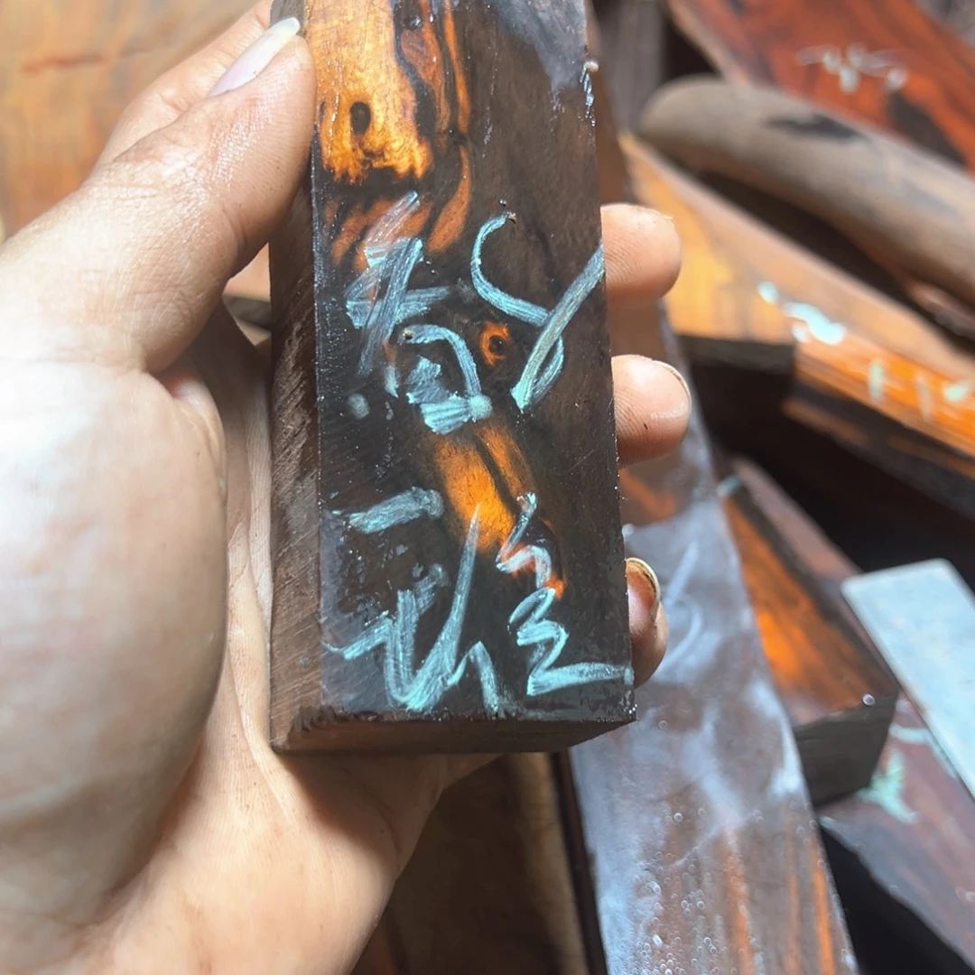 看***喵交趾黄檀（大红酸枝）