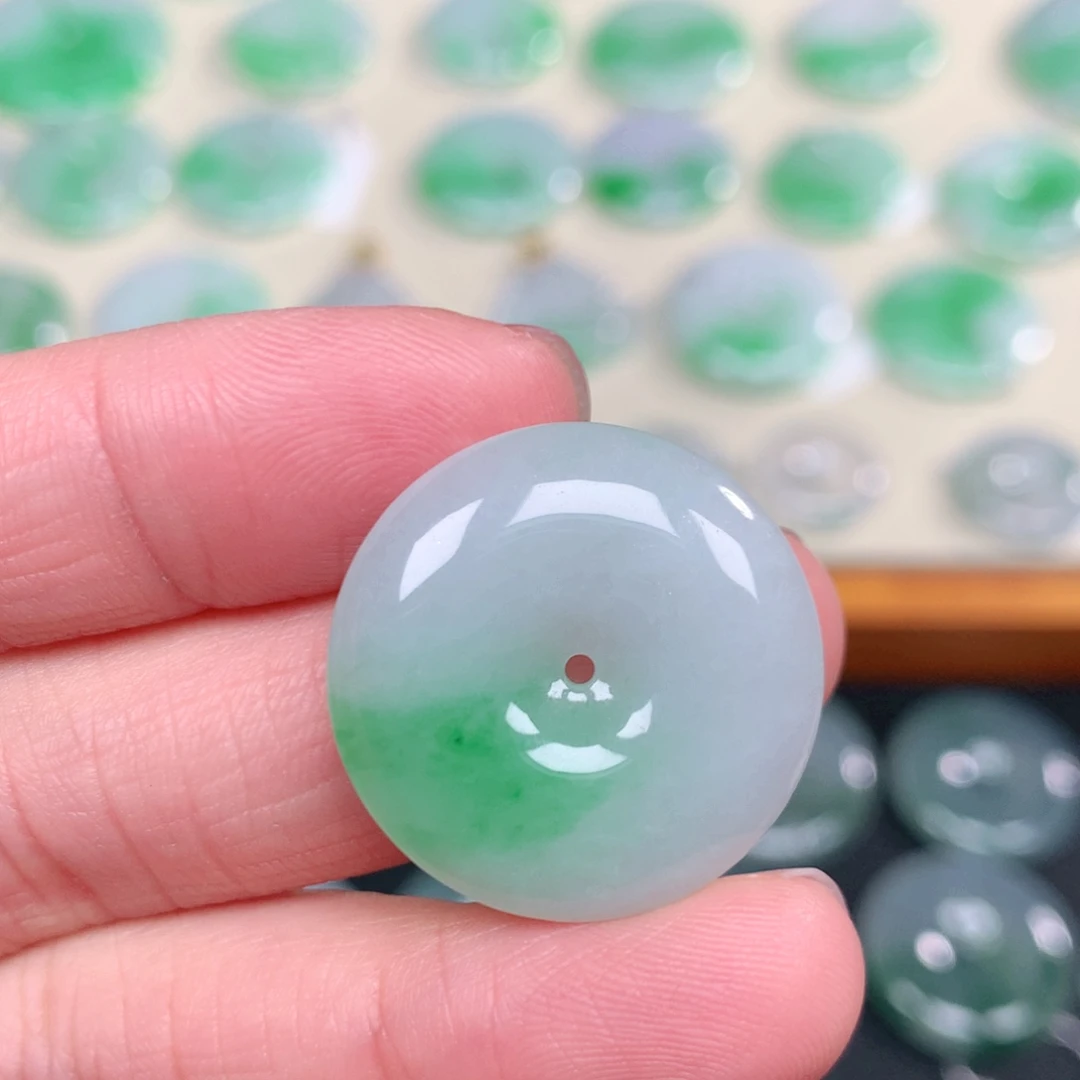 翡翠未镶嵌颈饰24.5-5.5