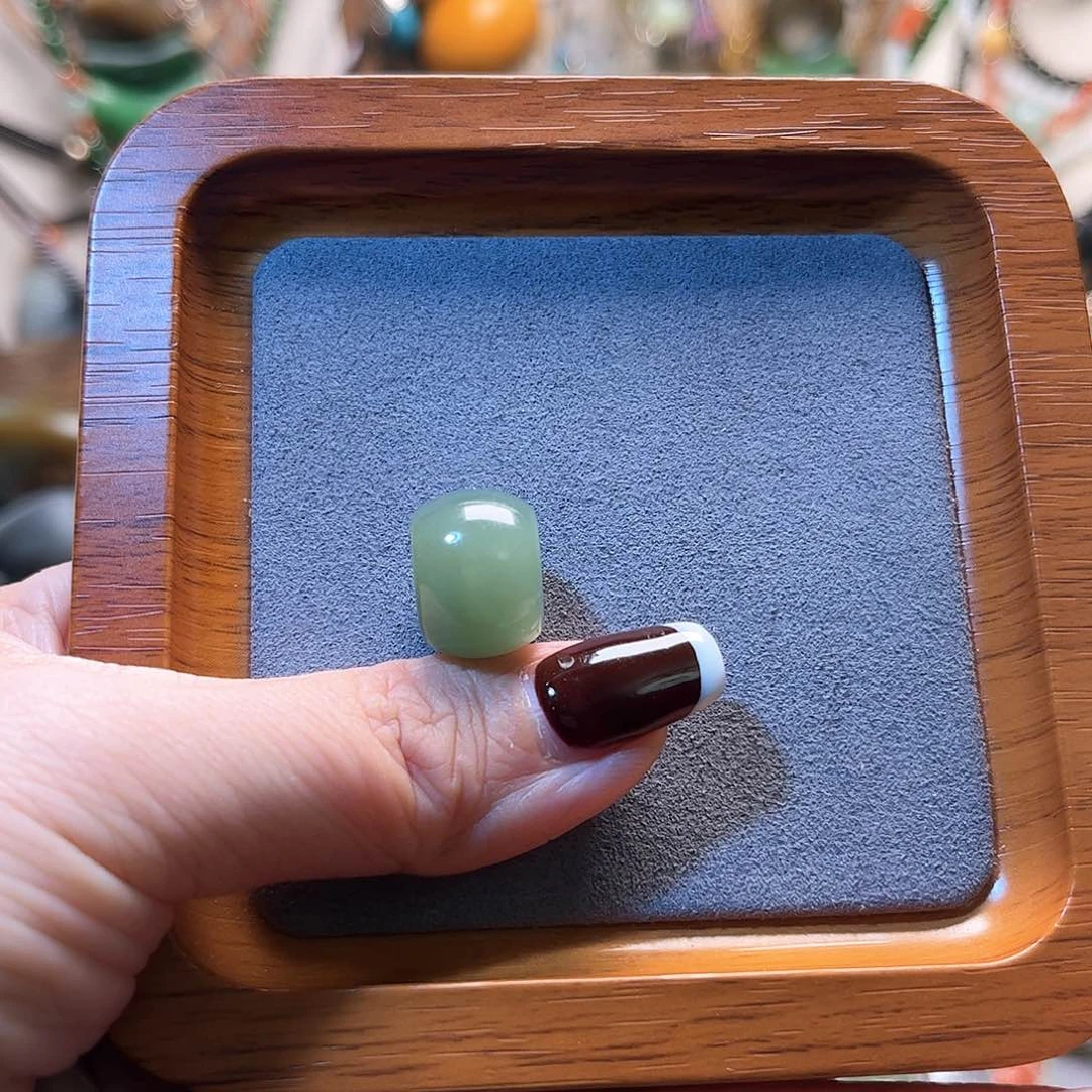 和田玉颈饰未镶嵌漂****蛋