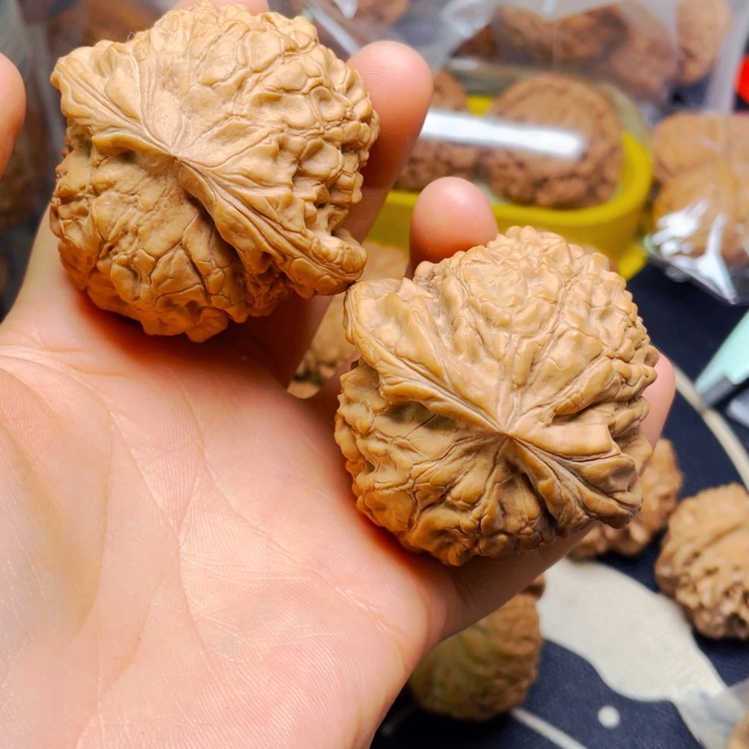 文玩核桃把件龙鼎一对